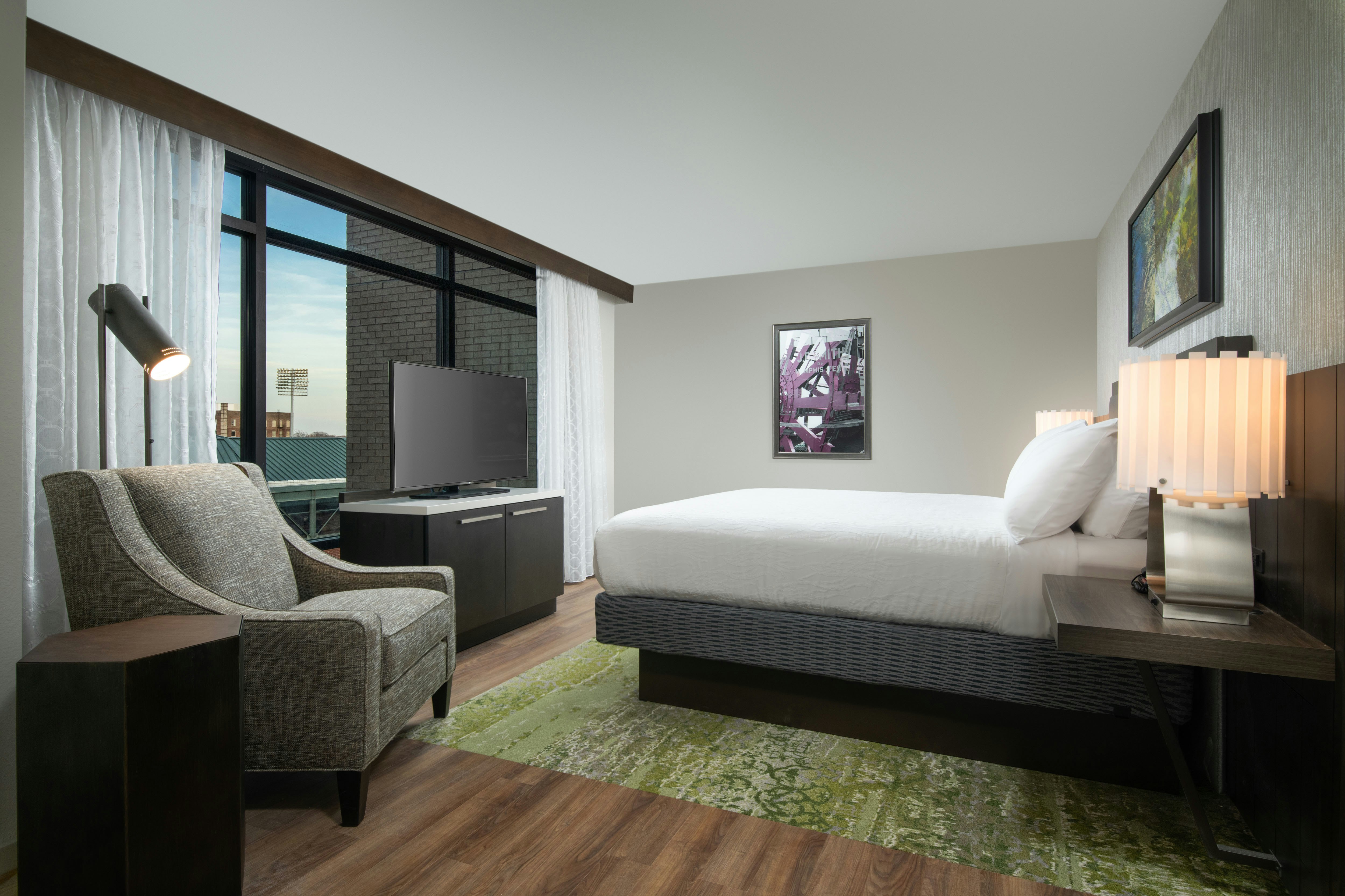 1 BEDROOM, SUITE, KING BED