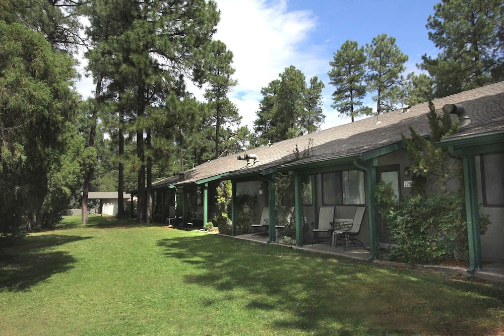 Majestic Mountain Inn 61/68