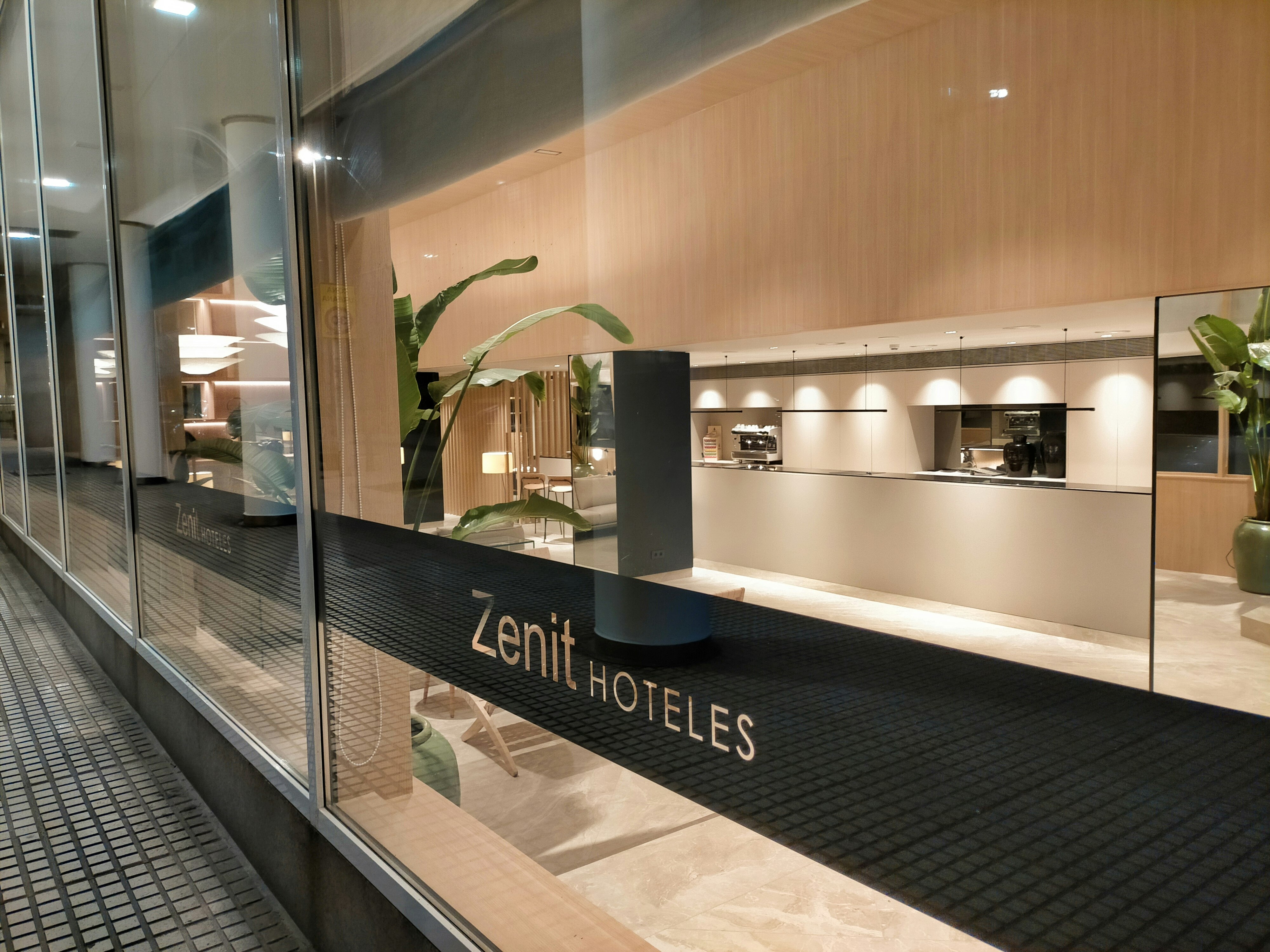 Hotel Zenit Coruna 26/66