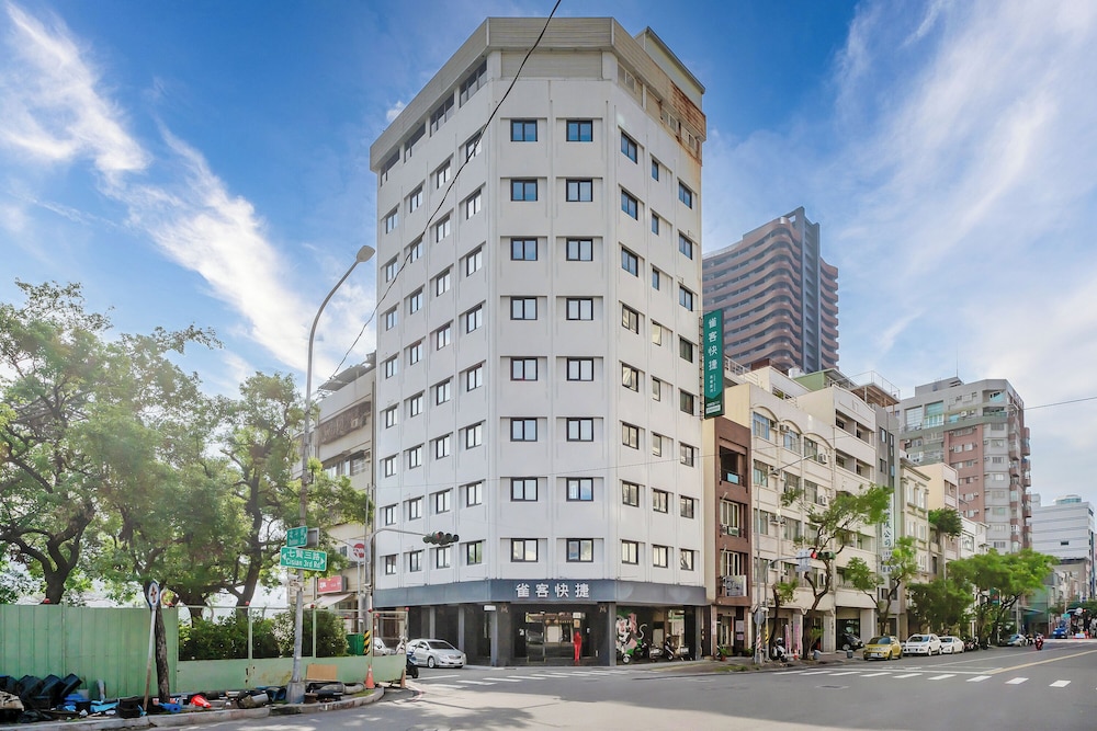 CHECK inn Express Kaohsiung Love River 54/66