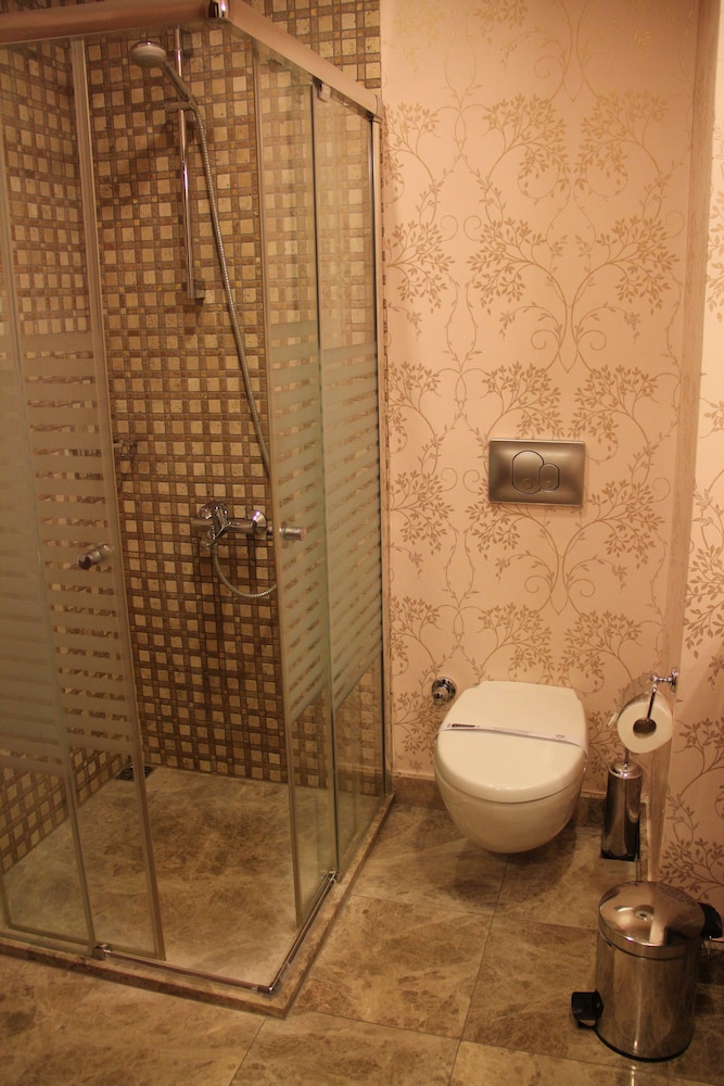 Suadiye Hotel 15/63