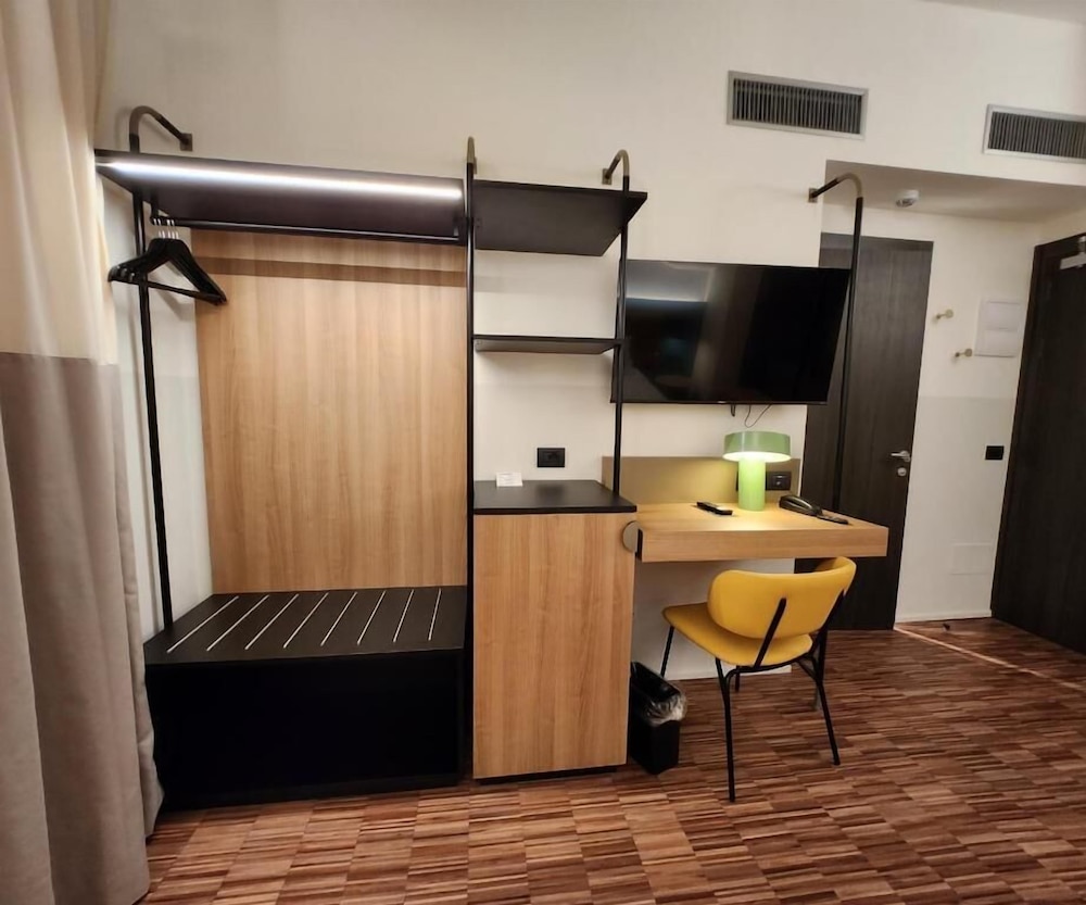 Bleis Hotel 40/50