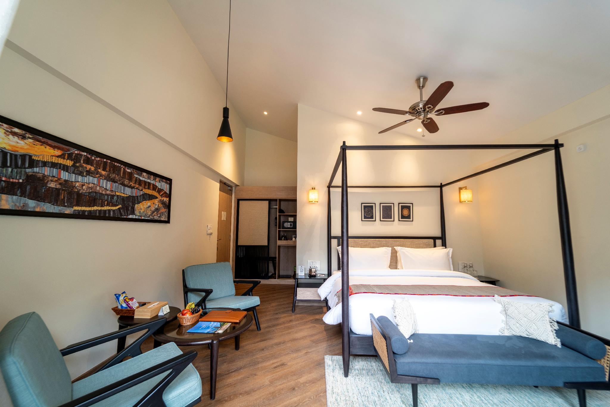 Premium, King Bed, Valley View, Balcony