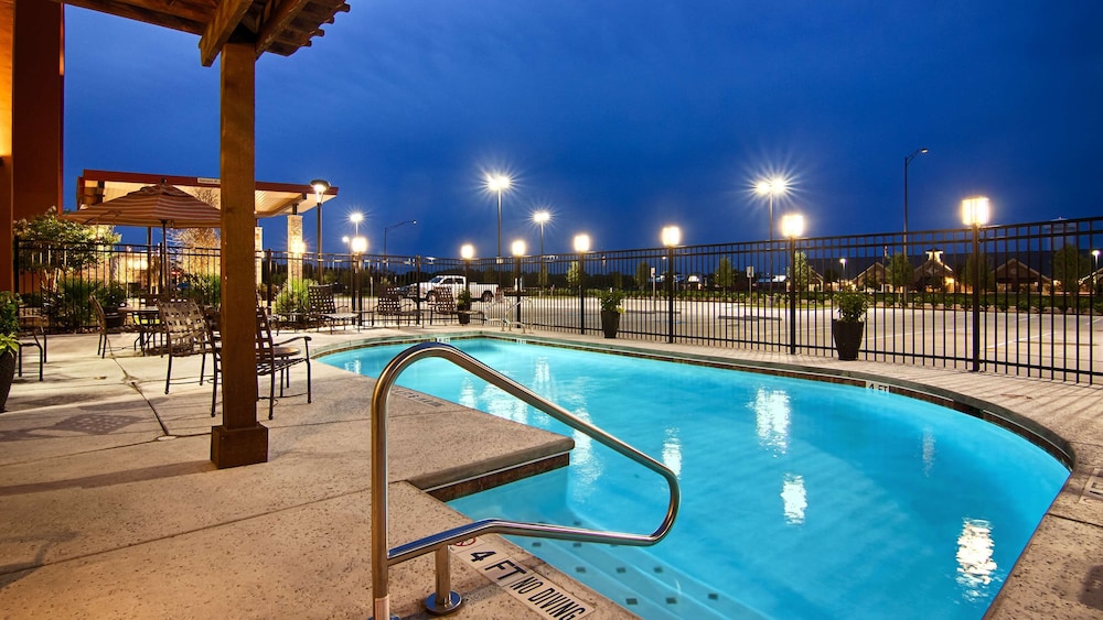 Best Western Plus College Station Inn and Suites 10/35