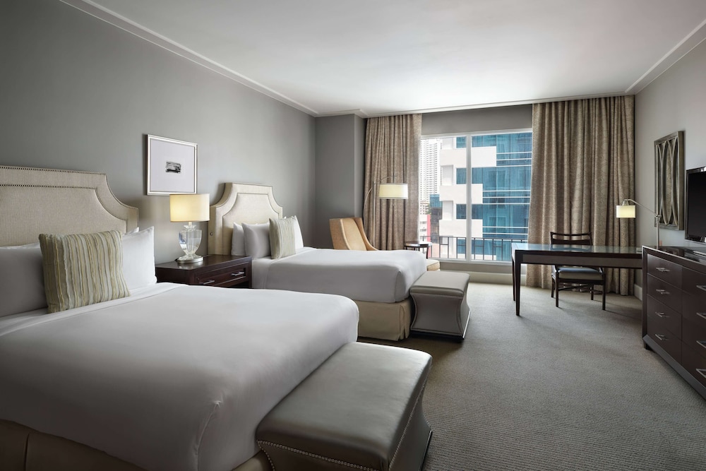 TOWER, EXECUTIVE, 2 DOUBLE BEDS