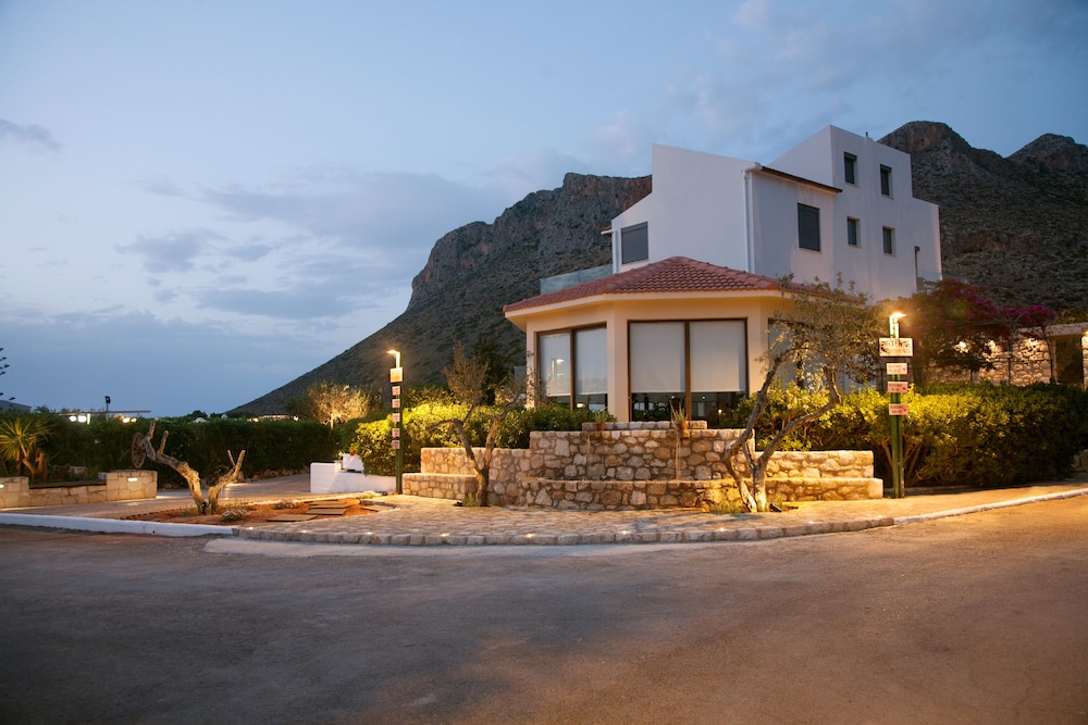 Artemis Village Apartments &amp; Studios 42/50