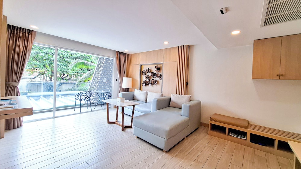 جناح بسرير كينج بإطلالة على المدينة بغرفة نوم واحدة، Clarian Hotel Beach Patong 2/10