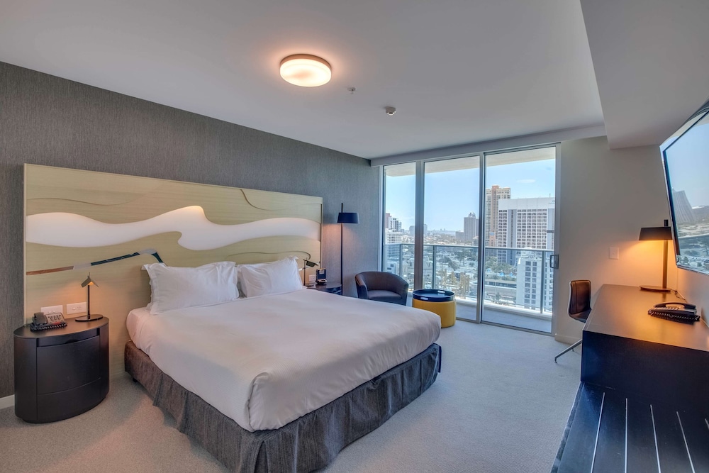 Hilton Surfers Paradise Hotel and Residences 20/60