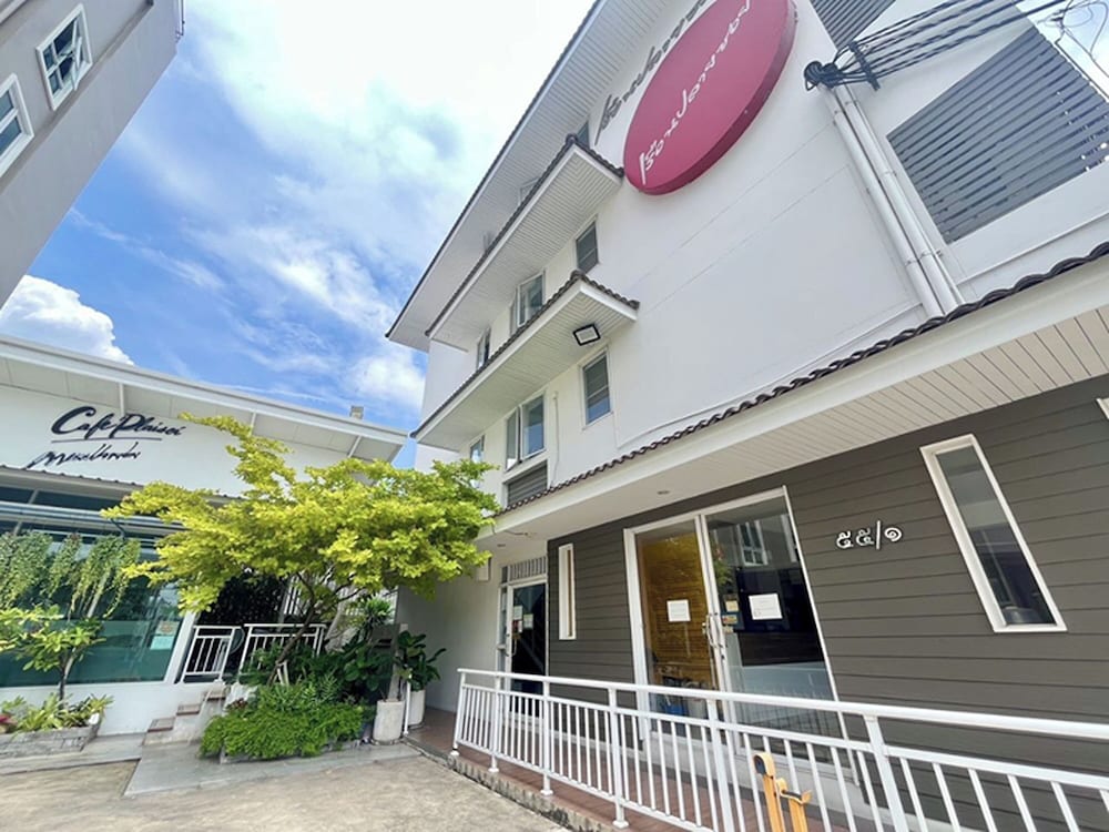 ルアン プライソイ アパートメント 写真3