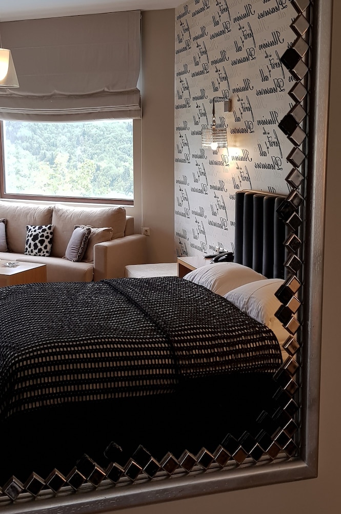 Forest Suites Boutique Hotel 25/79