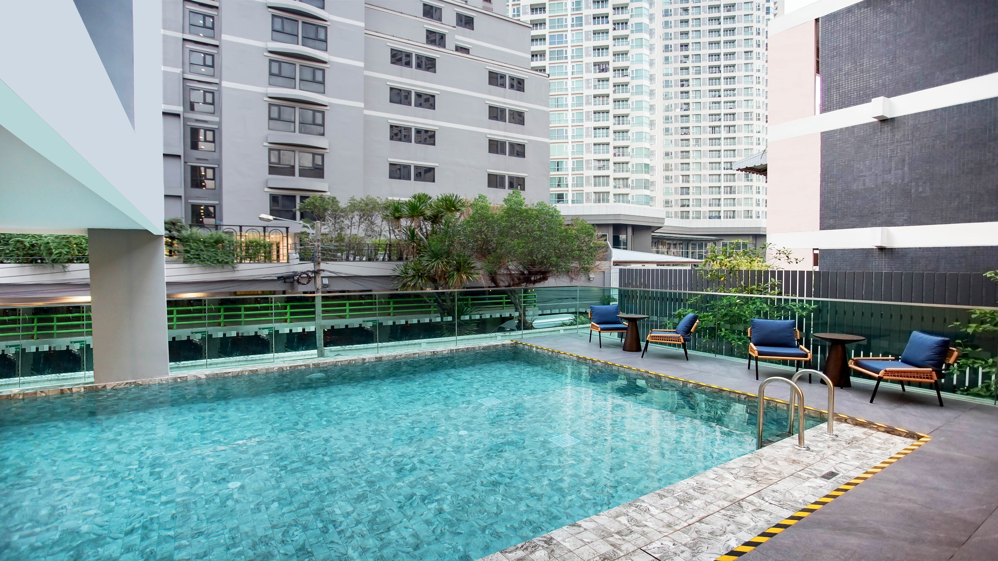Holiday Inn Express & Suites Bangkok Central Pier 38/38