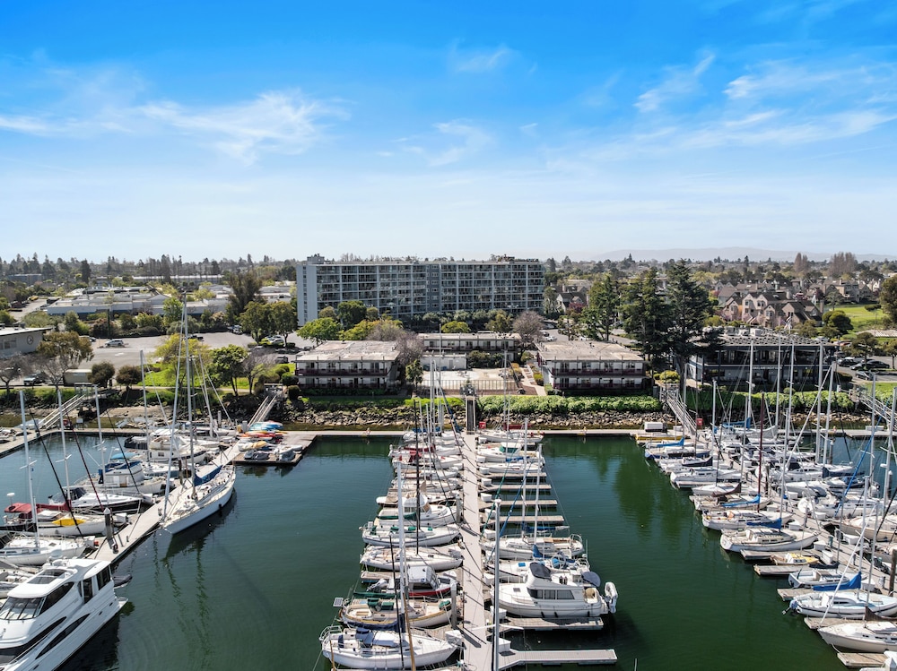 Marina Village Inn 39/50