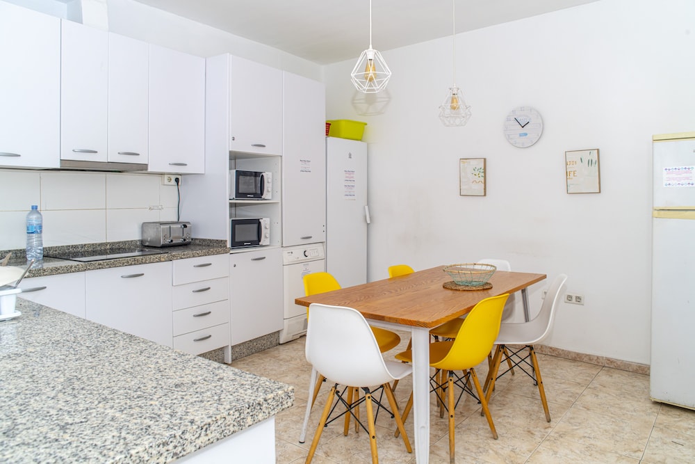 La Moraga De Poniente Malaga Hostel 62/71