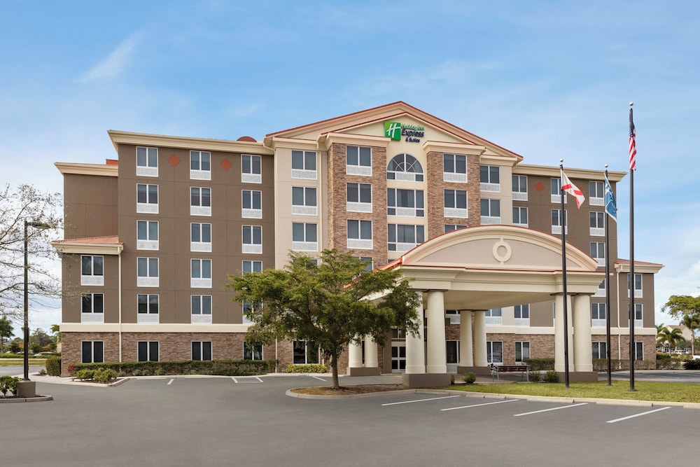 Holiday Inn Express & Suites Fort Myers East - The Forum 61/65