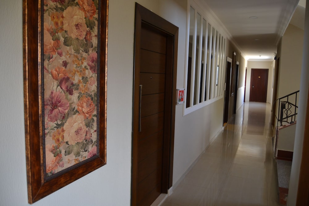 PLATINUM HOTEL 24/45