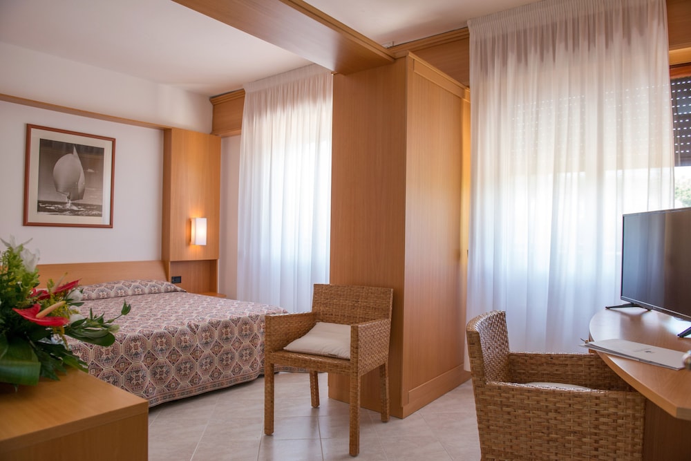 PIZZOMUNNO VIESTE PALACE HOTEL 37/77