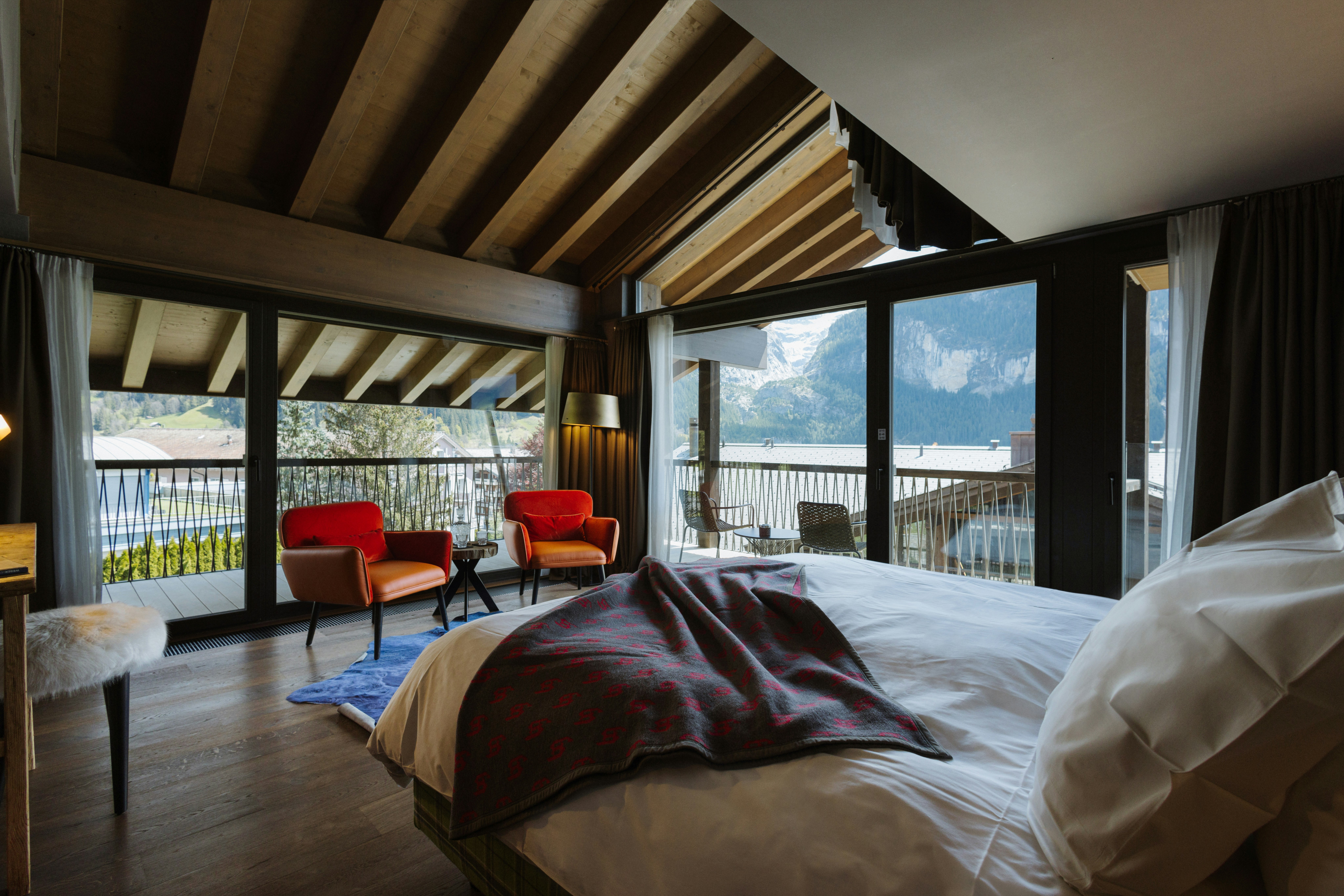 Room, Eiger View, Corner