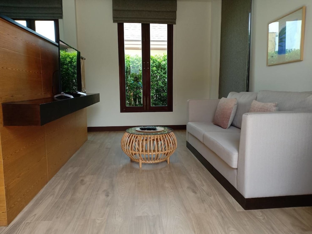Triple Tree Beach Resort 26/43