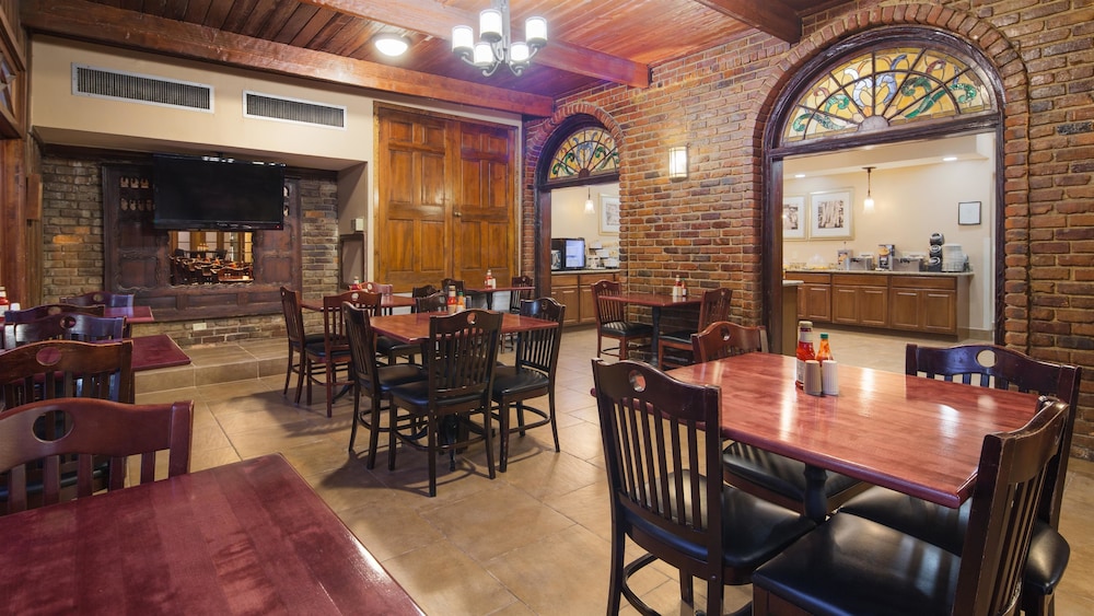 Best Western Plus French Quarter Courtyard Hotel 42/54
