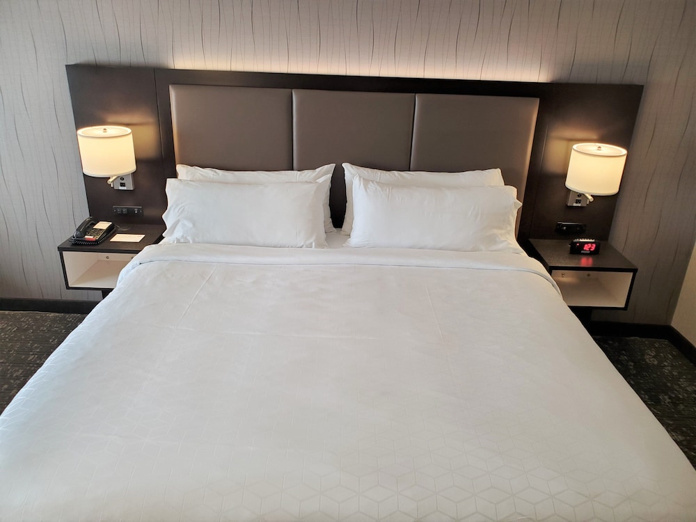 Holiday Inn Express Hotel Suites Cheney University Area 10/58