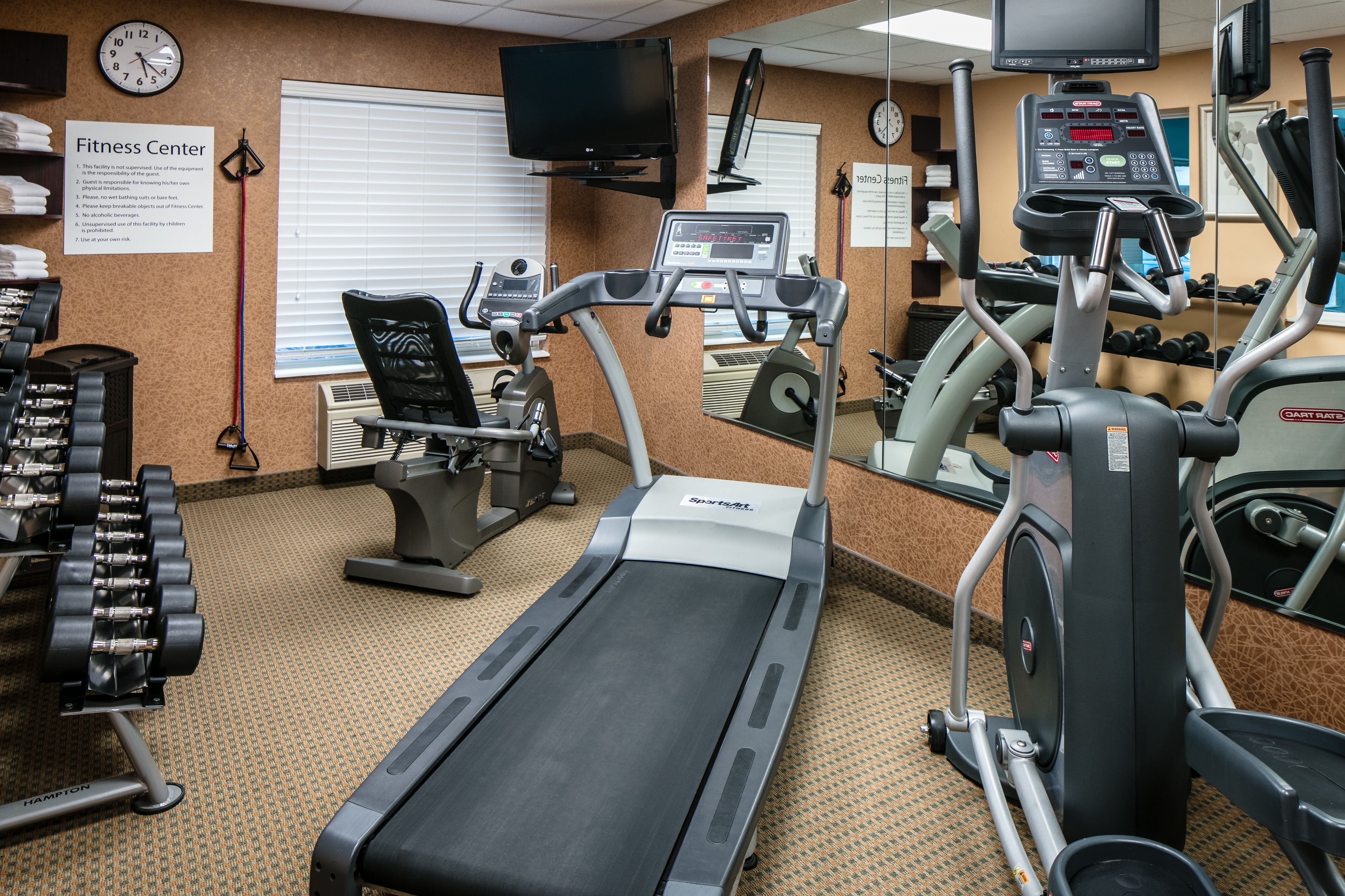 Holiday Inn Express Hotel Suites Clinton 30/50