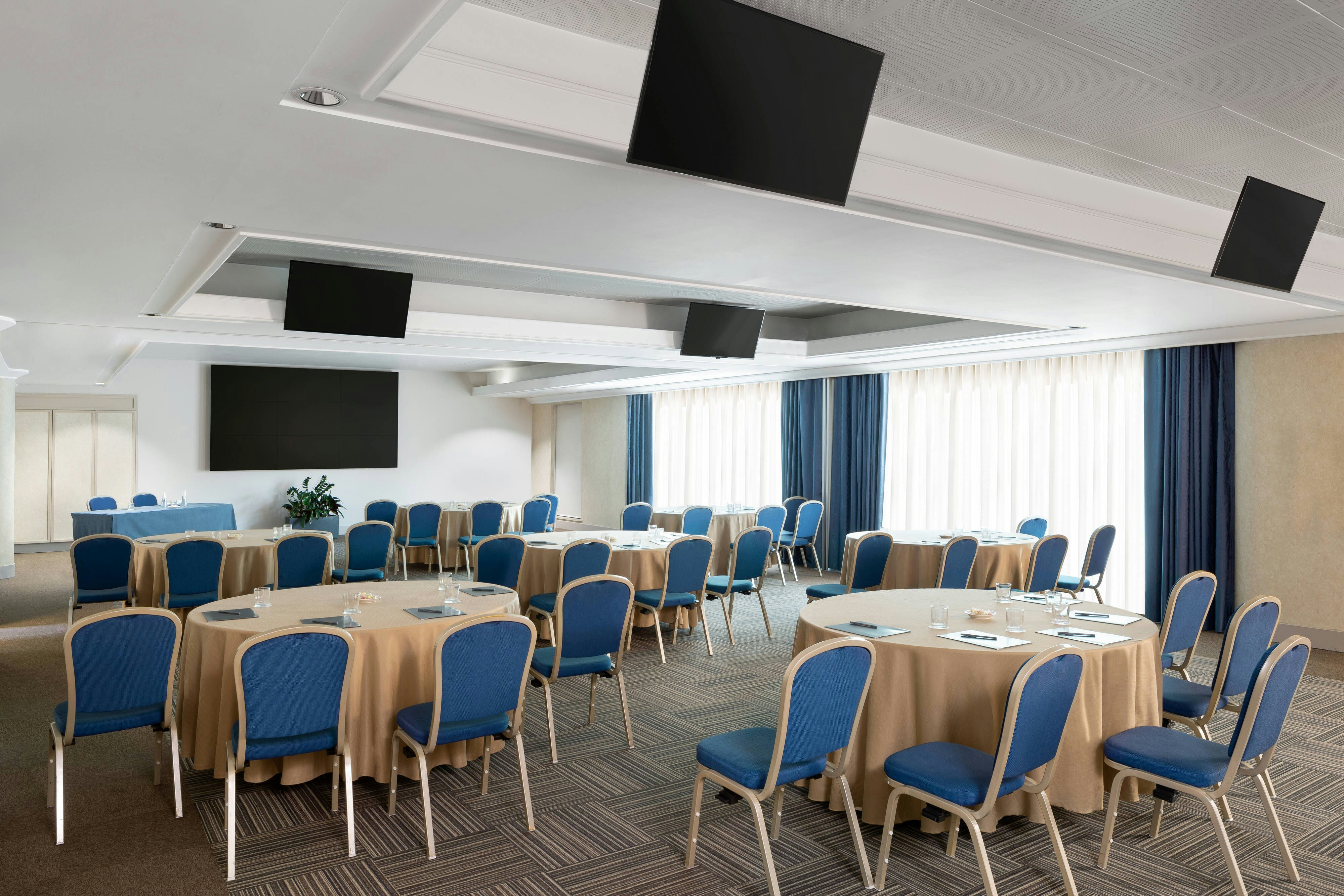 Courtyard By Marriott Rome Central Park 59/72