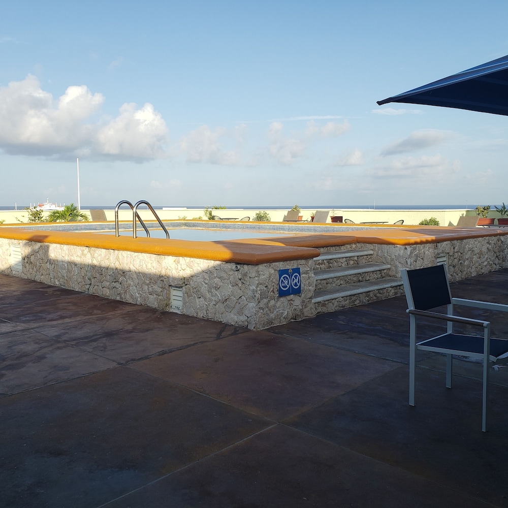 Hotel Plaza Cozumel 47/49