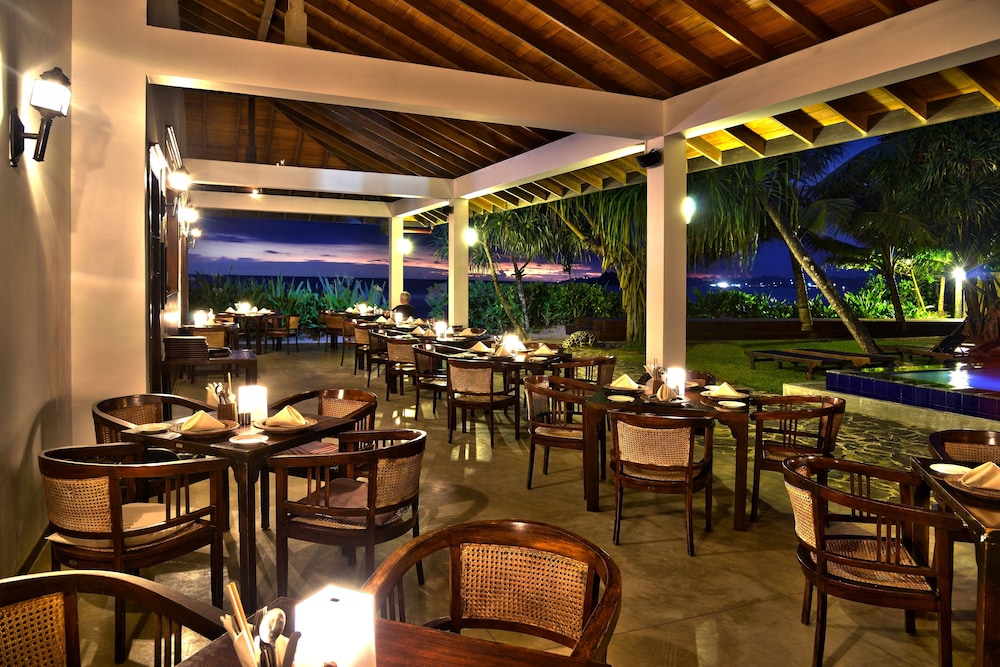 Weligama Bay Resort 18/36