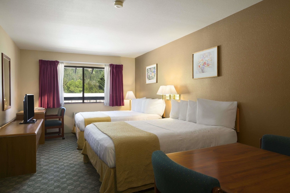 Howard Johnson by Wyndham Leavenworth 6/27