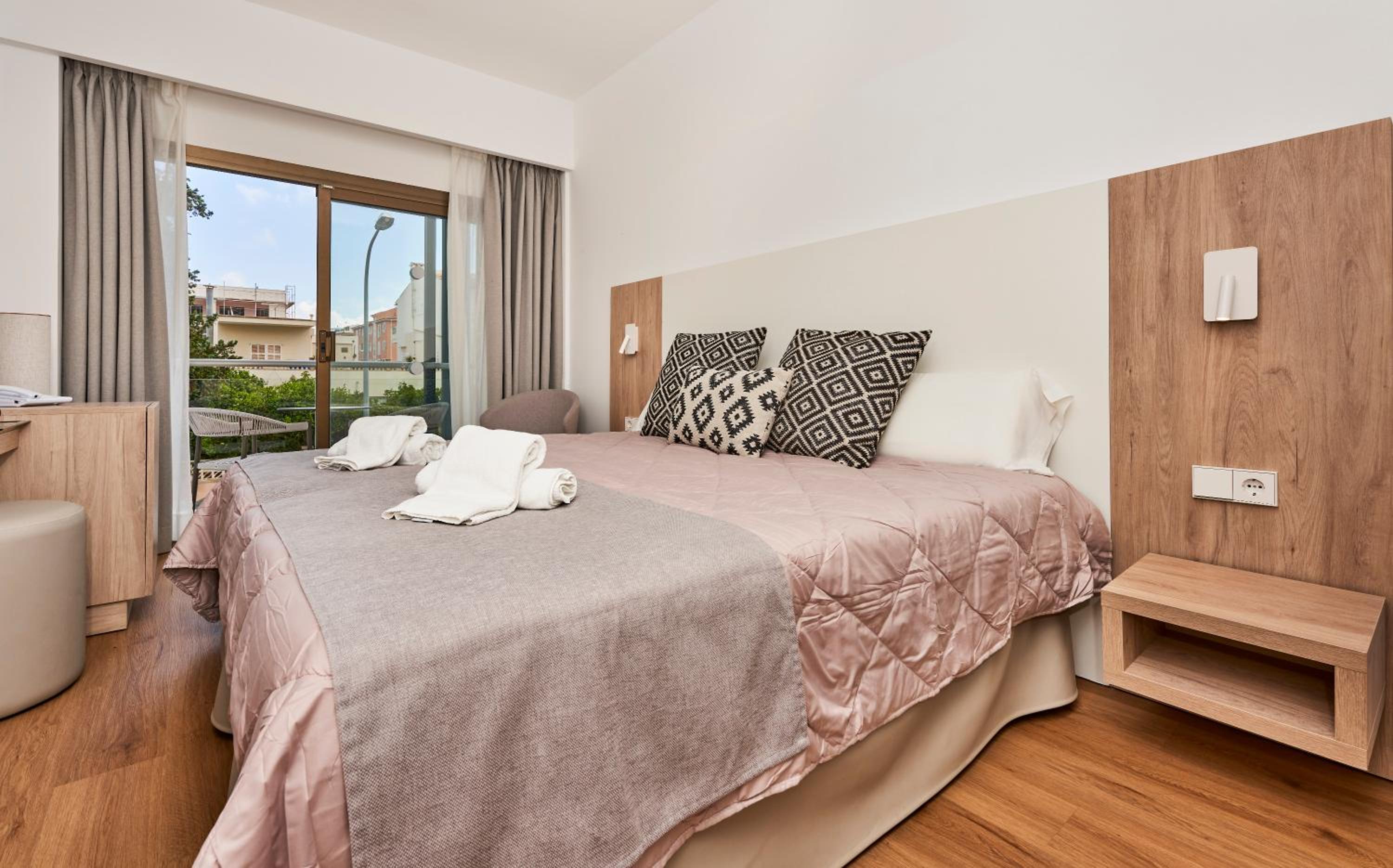 Flacalco Suites Aparthotel 14/50