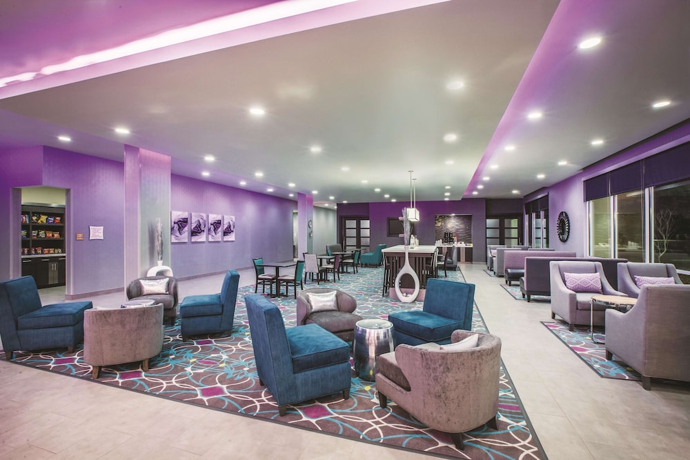 La Quinta Inn & Suites by Wyndham Lubbock South 36/48