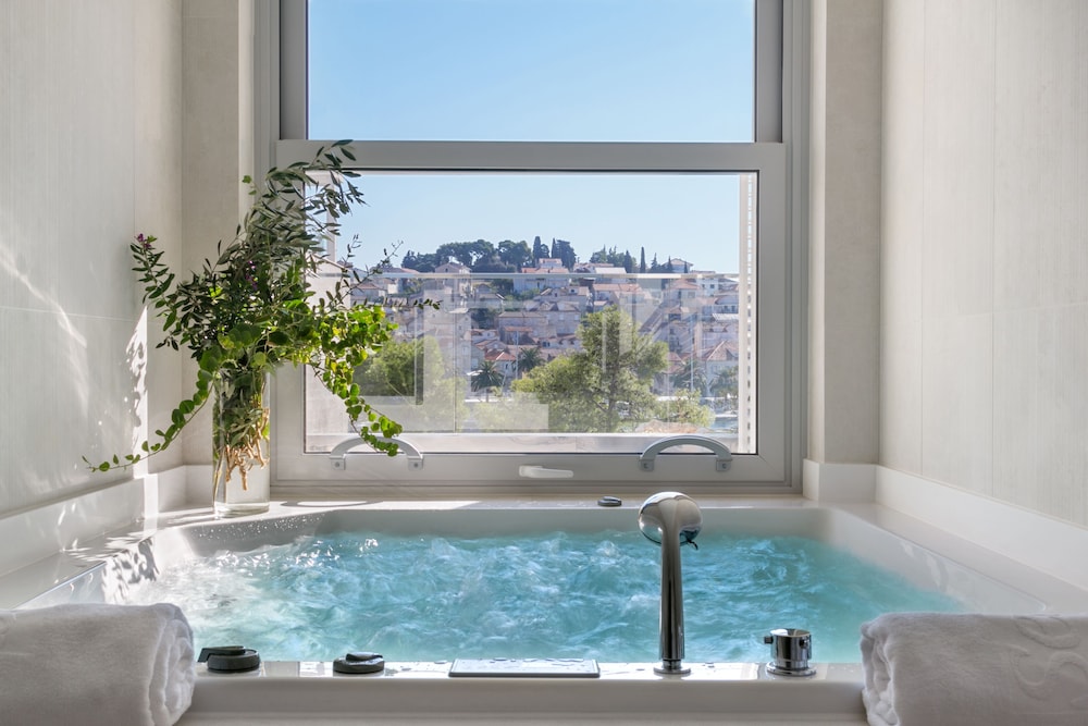 swimming pool spa