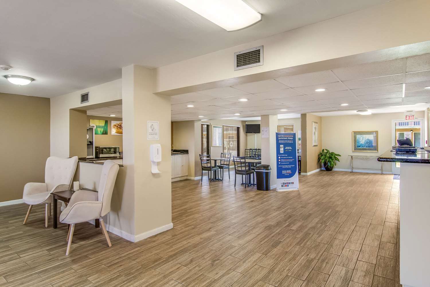 Suburban Studios Hotel Kingsland Near I-95 24/33