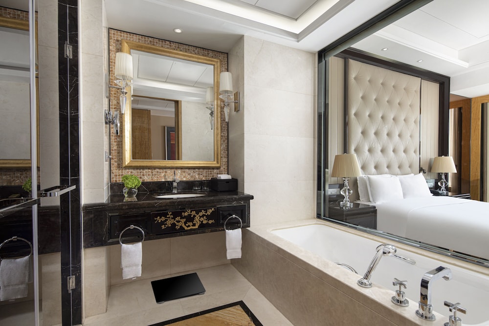 Hilton Nanjing 22/98