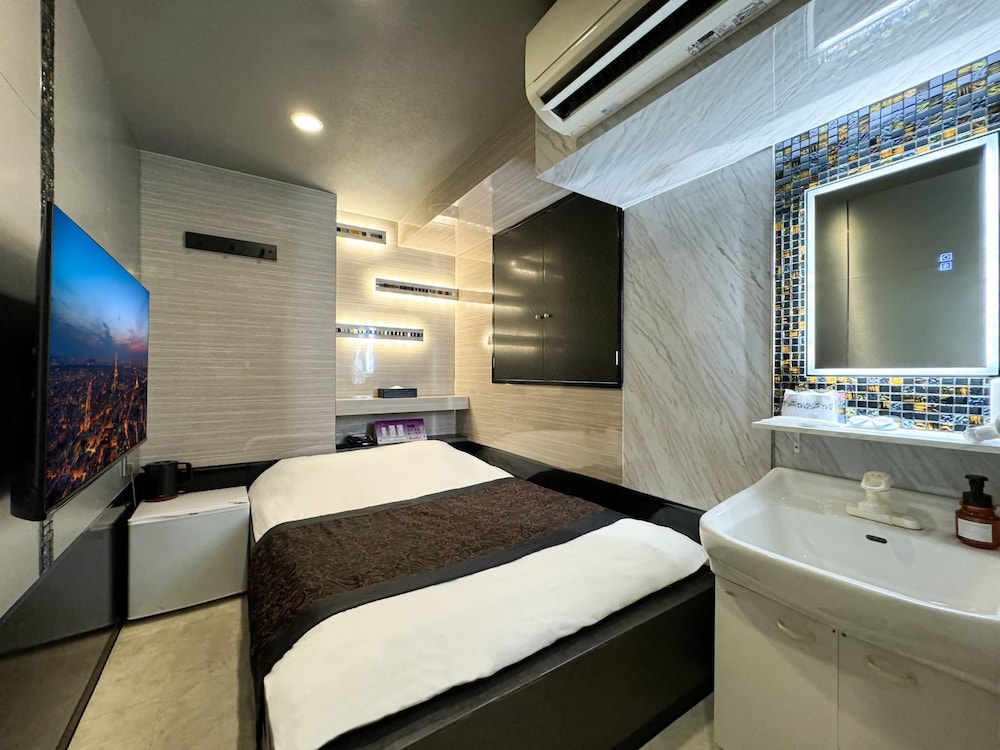 Hotel Amethyst 32/49