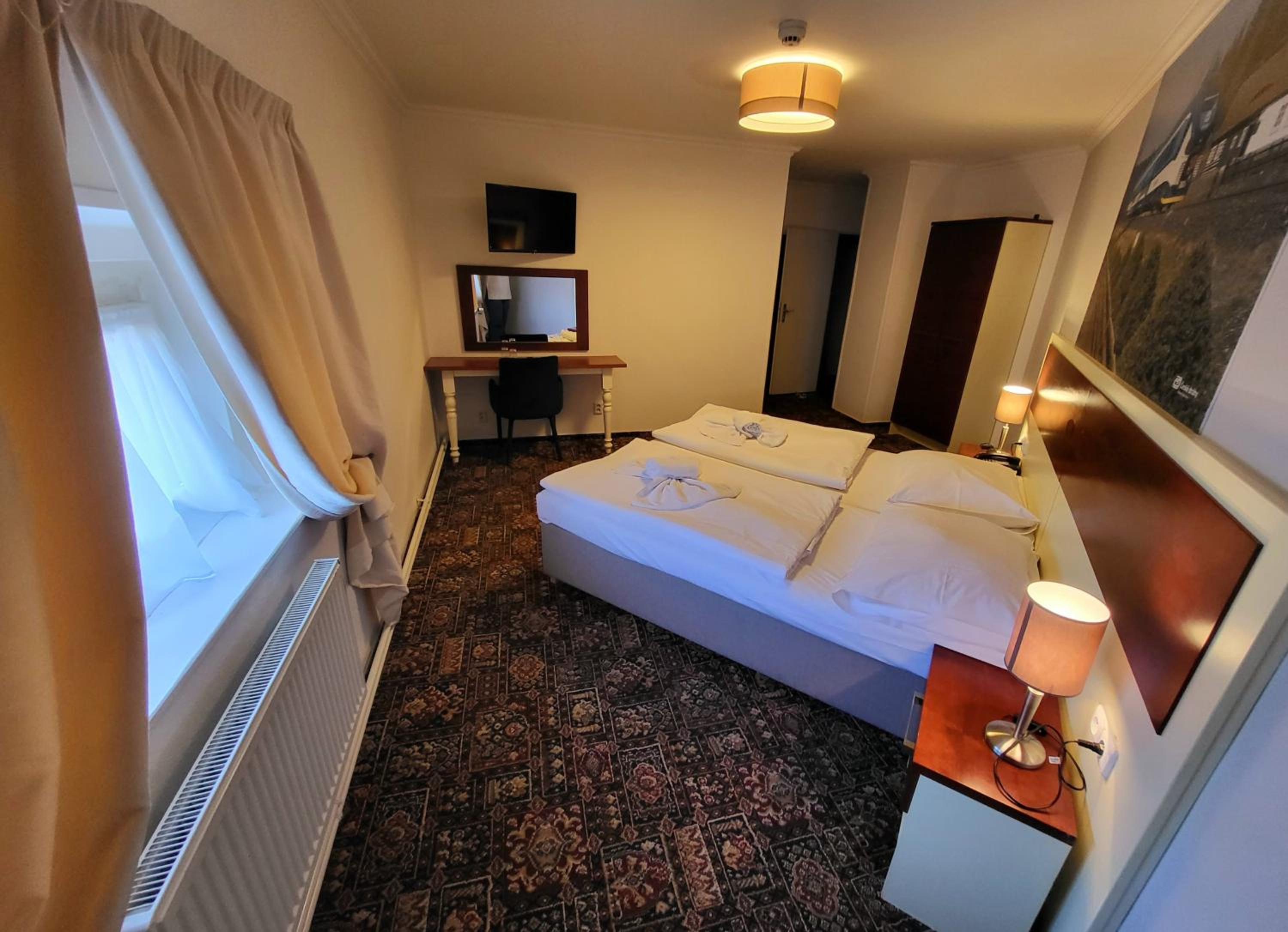 STANDARD, DOUBLE OR TWIN BED