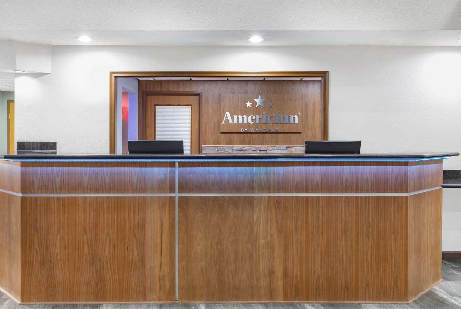 AmericInn by Wyndham Pella 5/43
