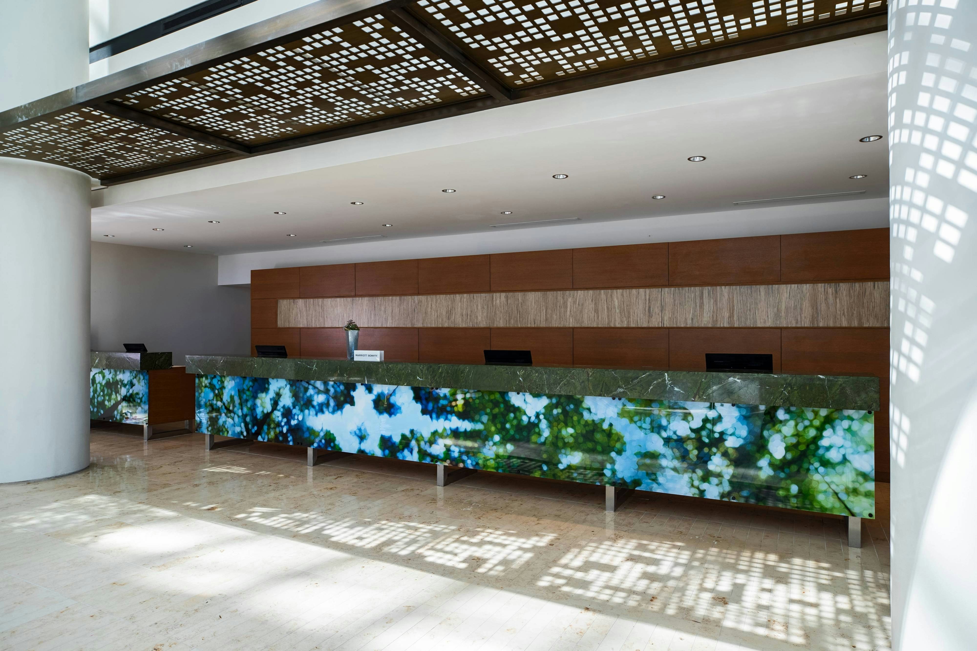 Lobby at Renaissance Schaumburg Hotel And Convention Center, SCHAUMBURG - IL