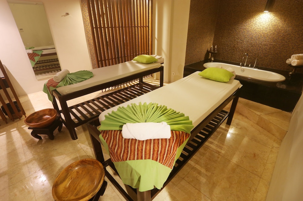 Grand Whiz Hotel Nusa Dua 45/75