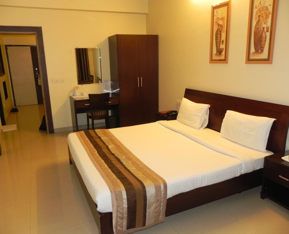 Hotel Reeva Suites 5/25