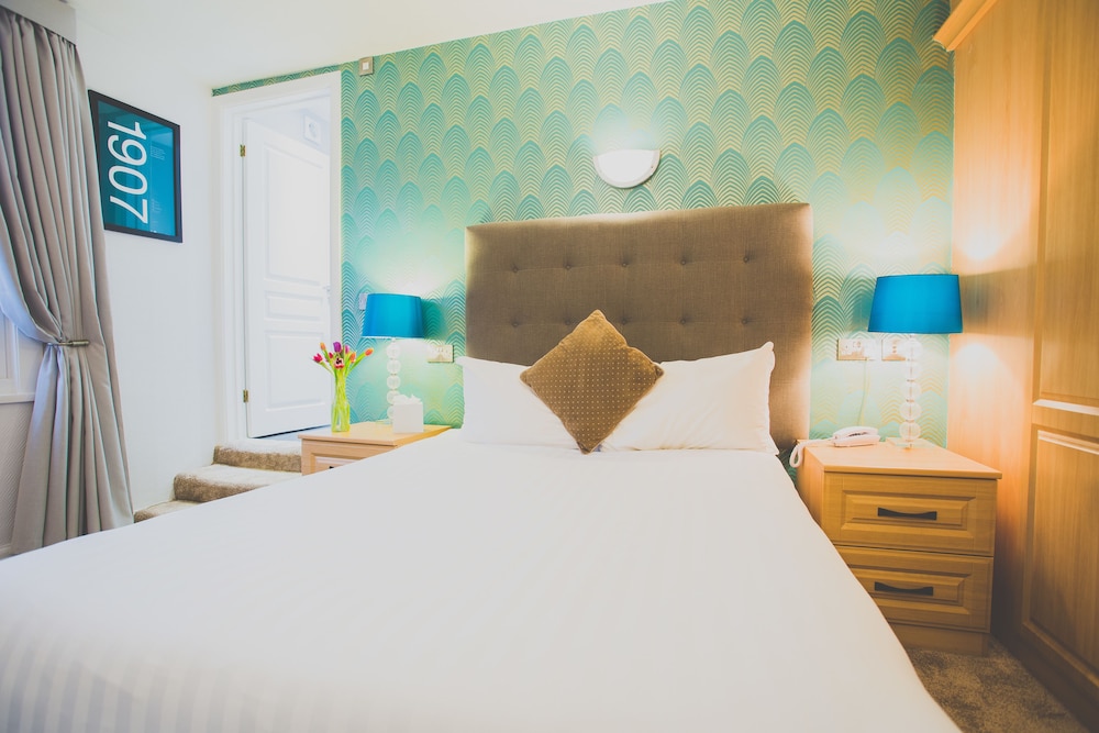 Greenbank Hotel 3/57