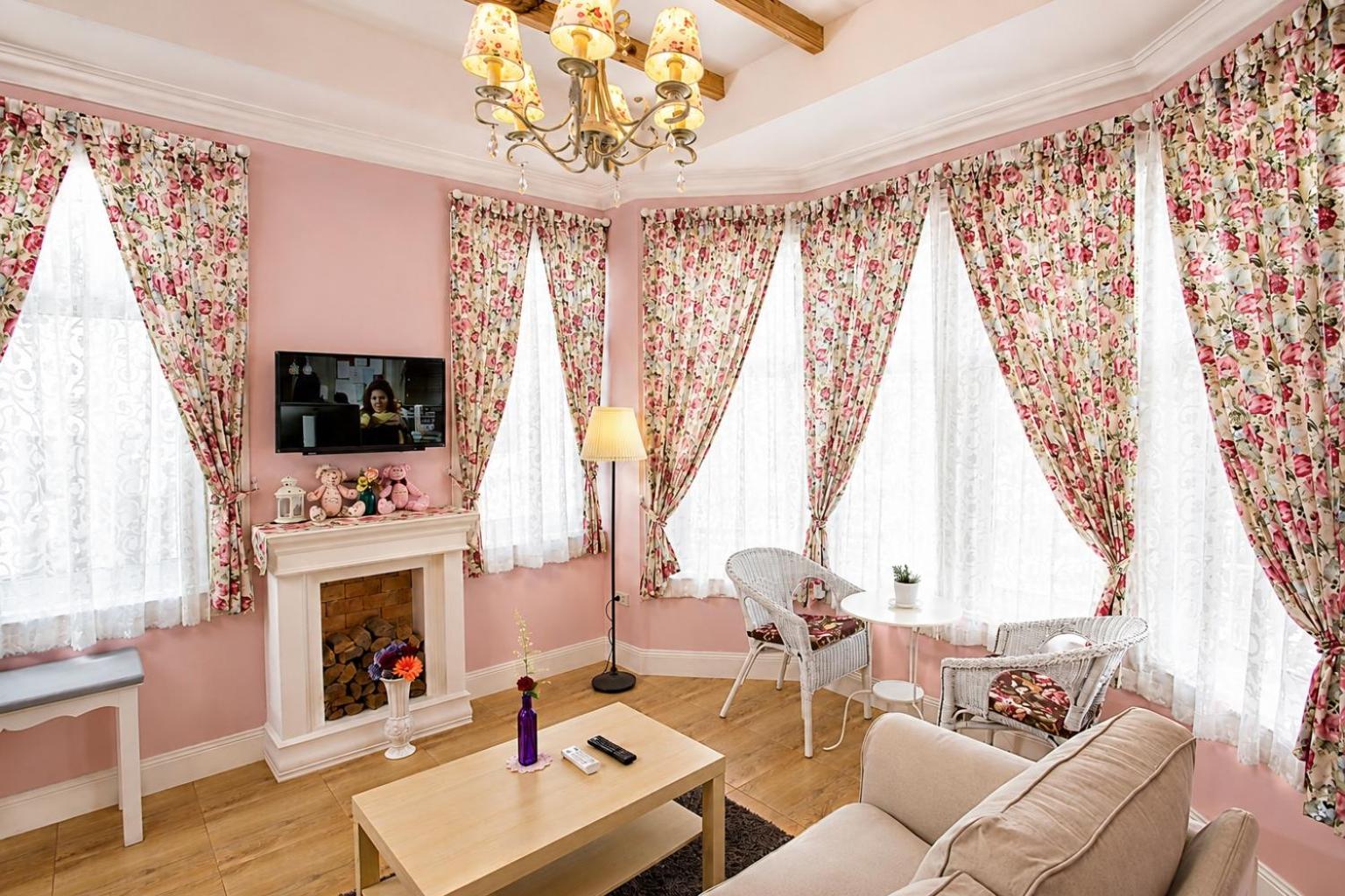 Hillsborough The English Country House 29/50