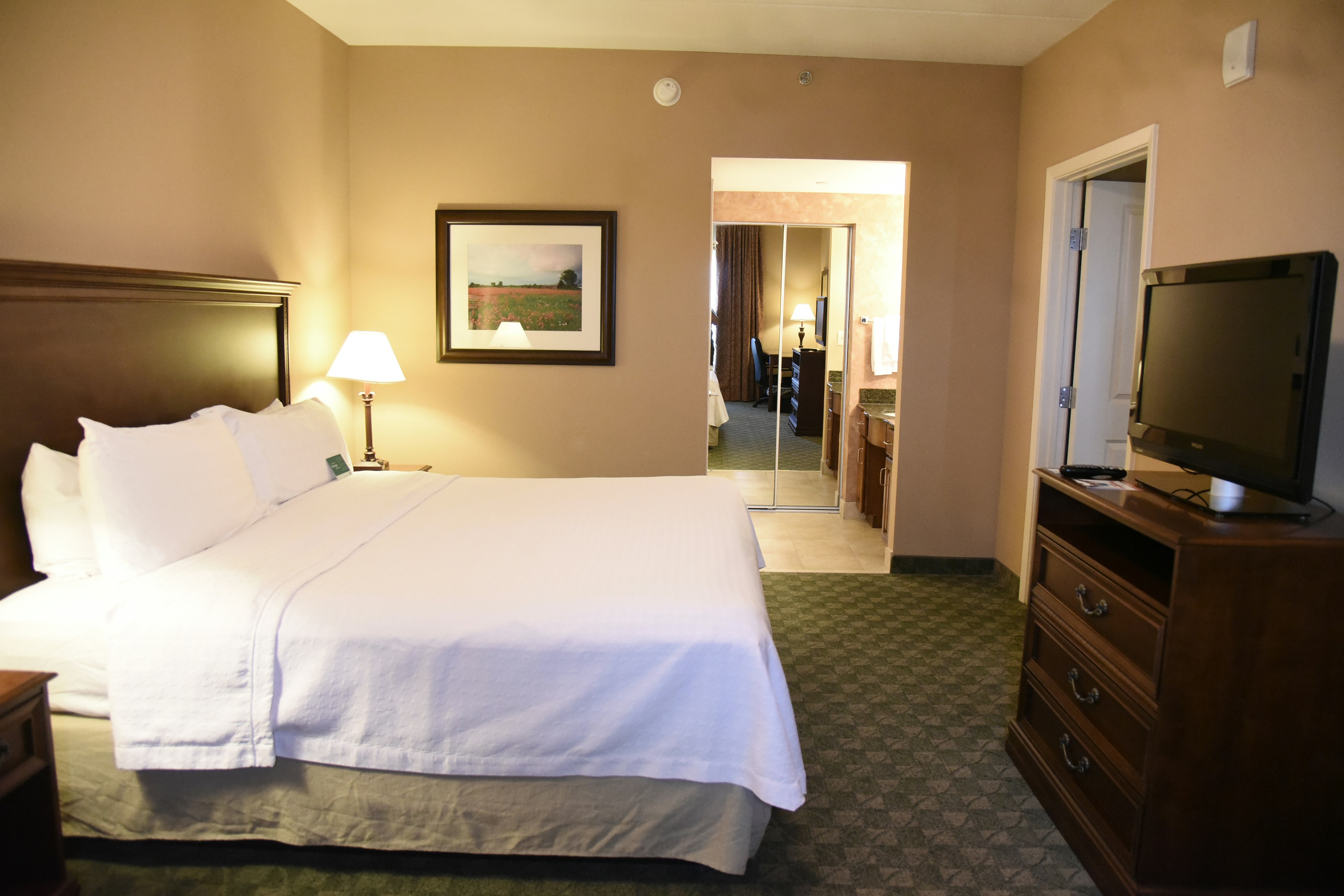 1 BEDROOM, SUITE, KING BED
