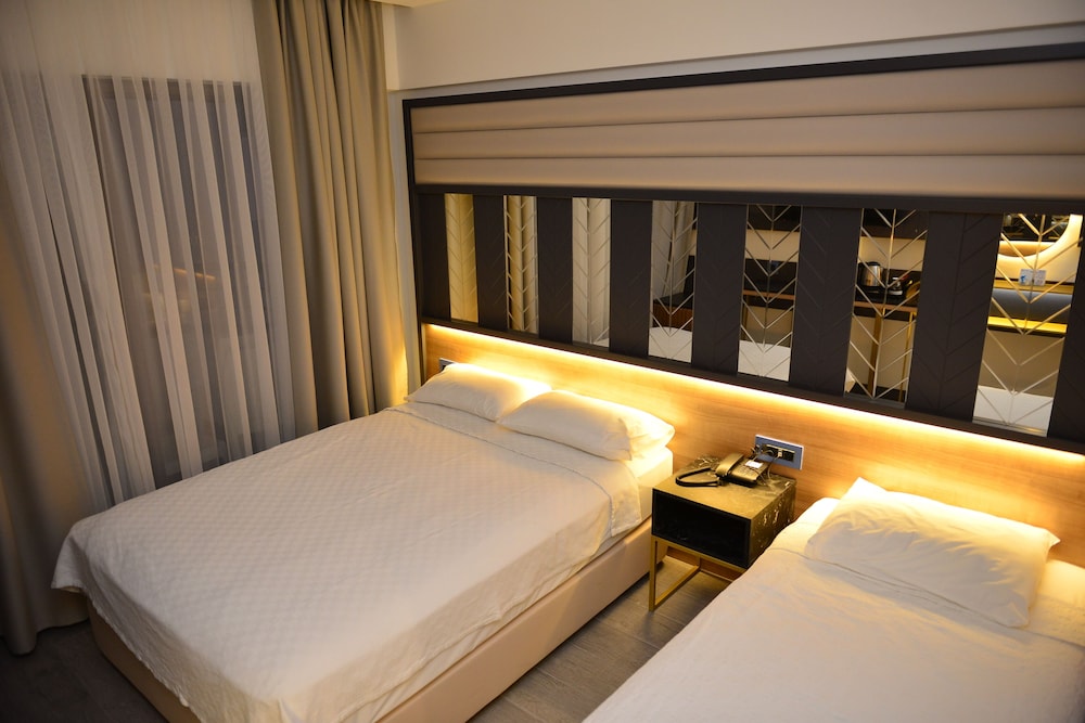 Oasis Hotel 14/30