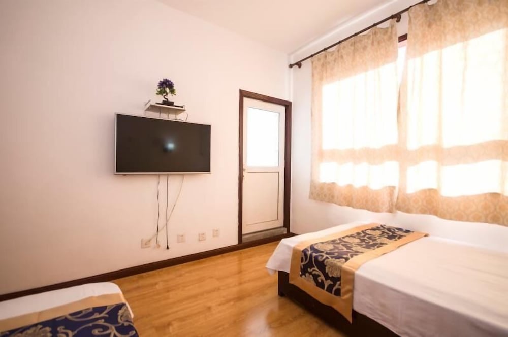 Liuzhuang Huayuhai Holiday Hostel 6/14
