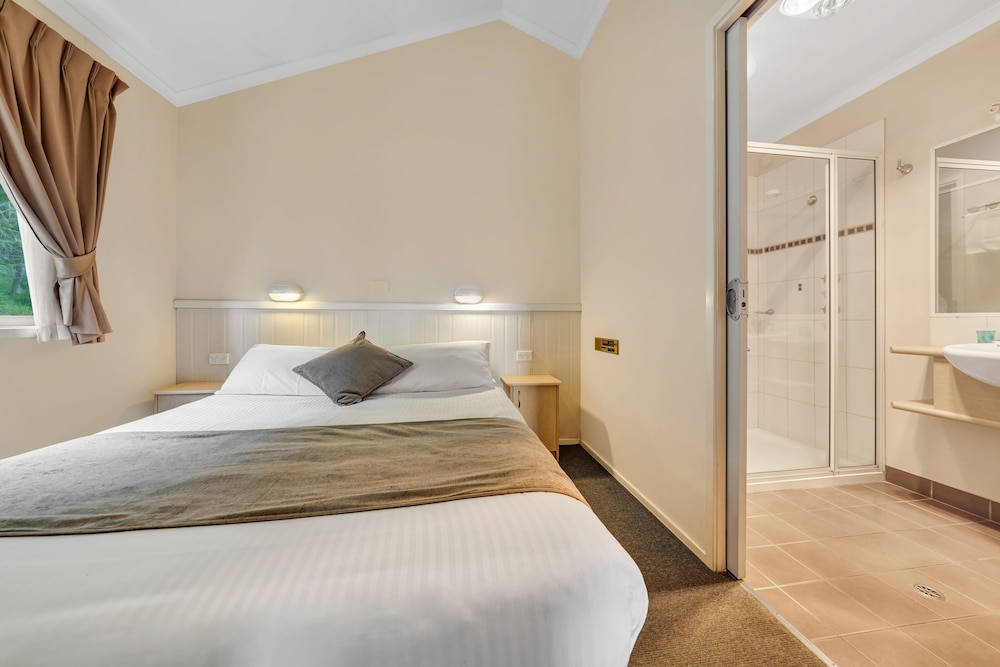 2 Bedrooms, Villa, 1 Queen and 1 Single Bed, Bunk Bed, Beach Front