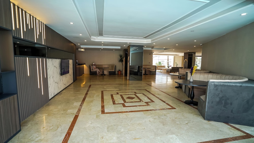 Nex Royal Beach Hotel 12/41
