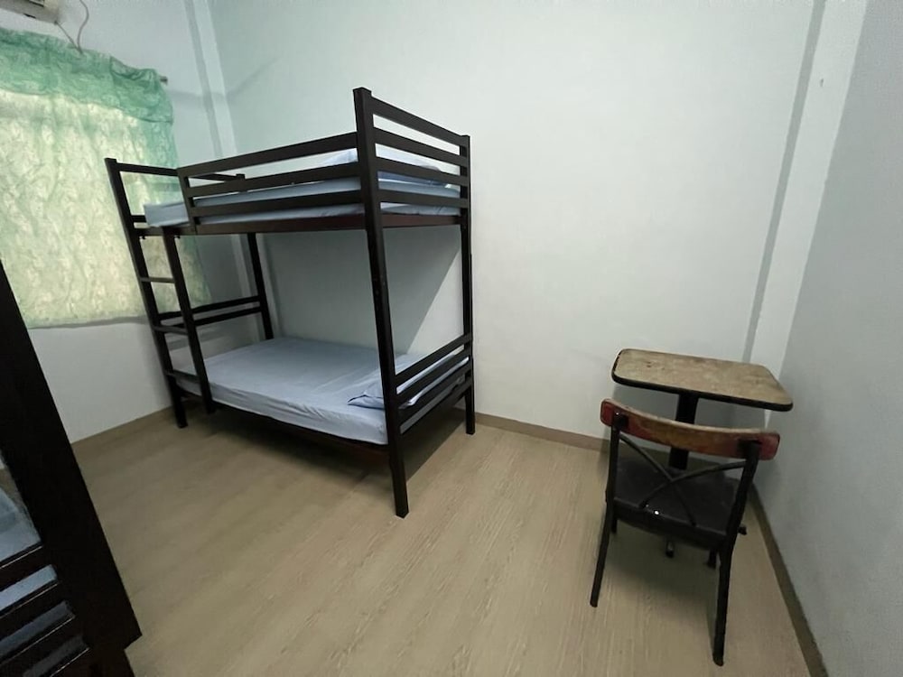 STEP INN GUEST HOUSE 20/31