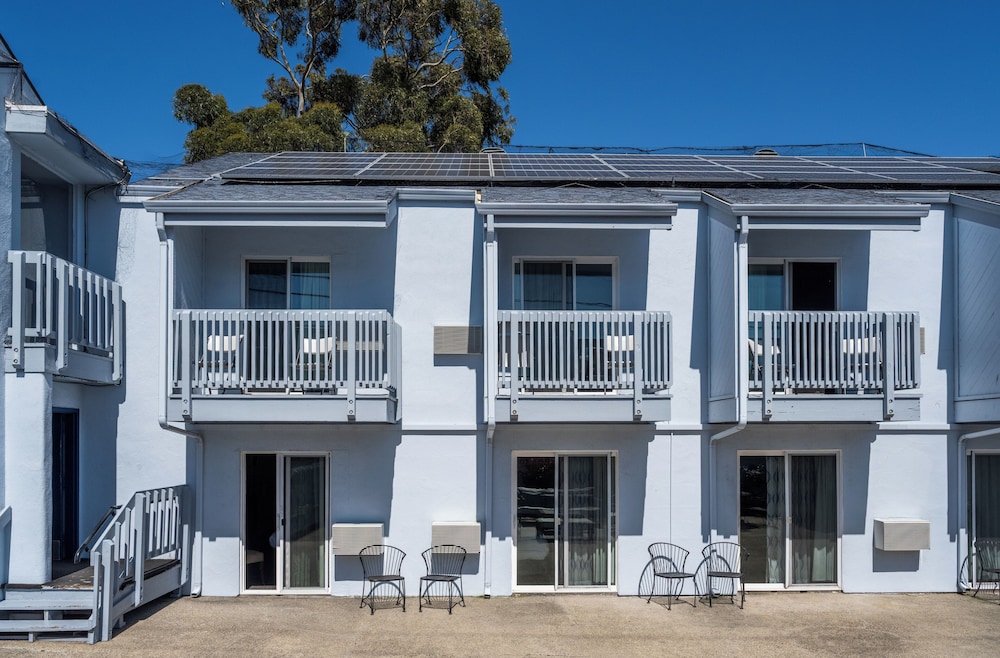 Cannery Row Inn 4/69