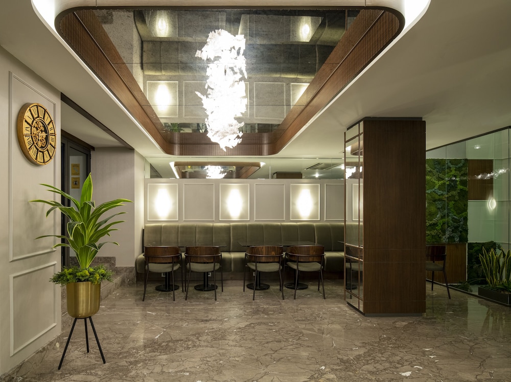 Nena Hotel 4/47